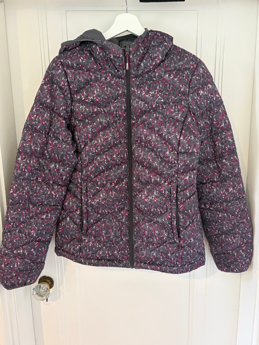 Paradox Hooded Puffer Jacket in Gray and Pink Pattern